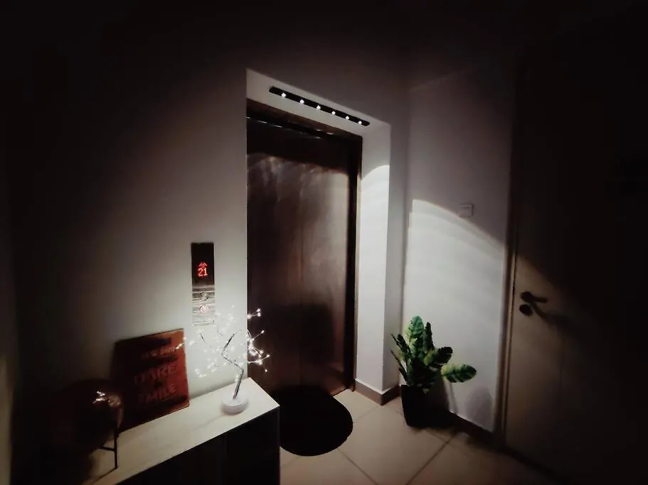 Private Lift With Kl View Netflix 500Mbps Internet Cozy Space And Privacy 1Bedroom 2 Beds 1 Bathroom Kuala Lumpur