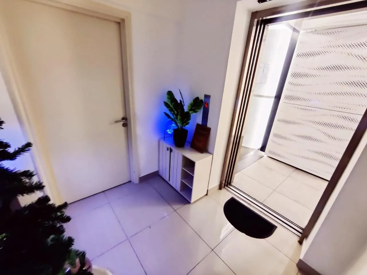 Private Lift With Kl View Netflix 500Mbps Internet Cozy Space And Privacy 1Bedroom 2 Beds 1 Bathroom Kuala Lumpur