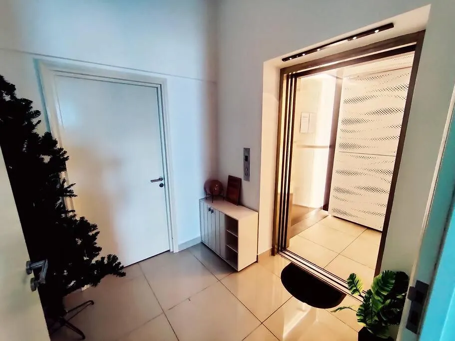 Private Lift With Kl View Netflix 500Mbps Internet Cozy Space And Privacy 1Bedroom 2 Beds 1 Bathroom Kuala Lumpur 0*,