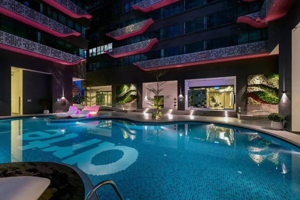 Private Lift With Kl View Netflix 500Mbps Internet Cozy Space And Privacy 1Bedroom 2 Beds 1 Bathroom Kuala Lumpur Apartment